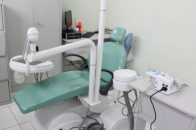 Vereador solicita aquisição de cadeira odontológica para atender ESF do Distrito de Carumbé