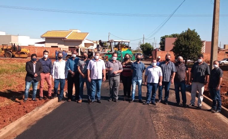 Vereadores, prefeito e vice vistoriam obras de Pavimentação Asfáltica no Bairro Ipanema