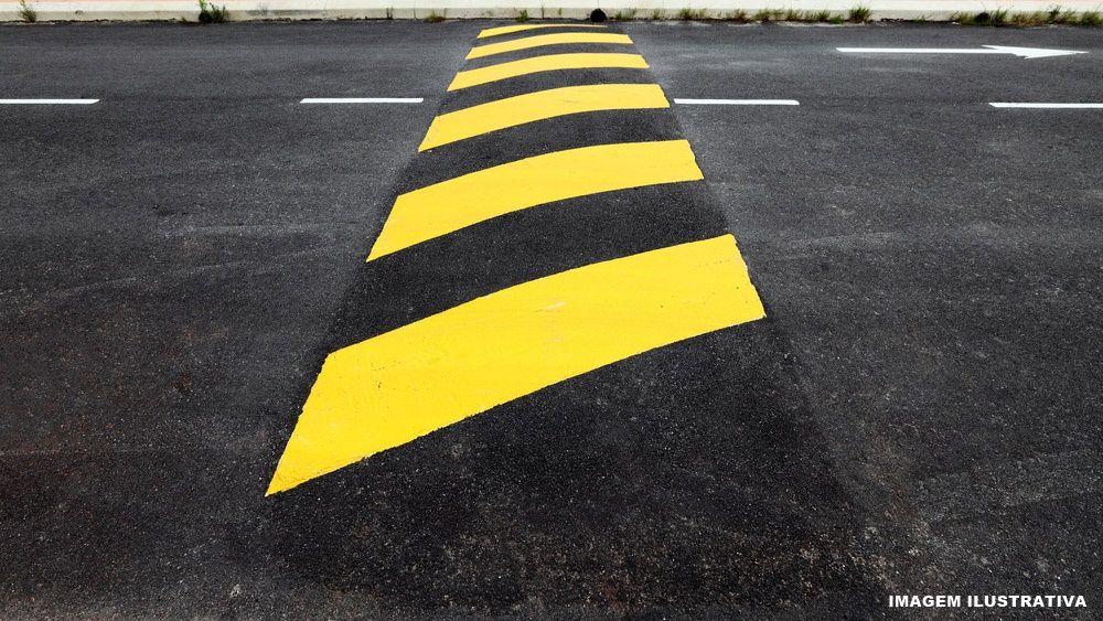 Vereador pede que prefeitura pinte todos os quebra-molas existentes no município