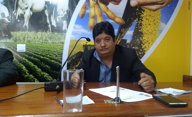 Vereador José Odair sugere troca de lâmpadas convencionais por LED em Piraporã